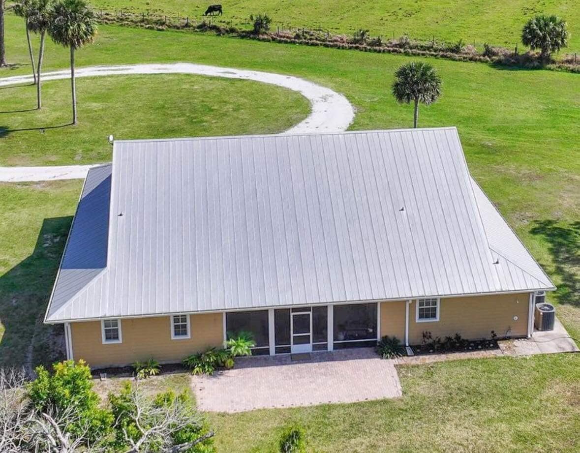 6045 21st Street SW, Vero Beach, FL 32968 photo 2