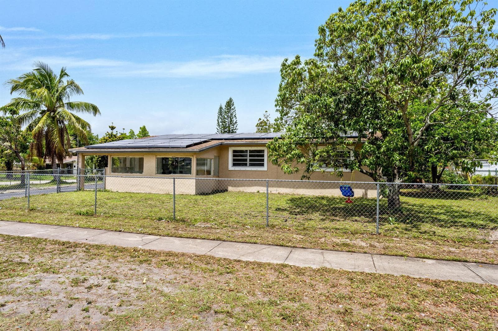 670 SW 29th Avenue, Fort Lauderdale, FL 33312 photo 2