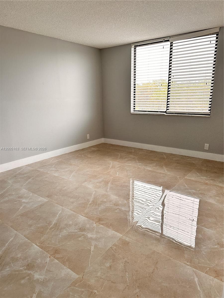 901 Hillcrest Dr # 315, Hollywood, FL 33021 photo 5