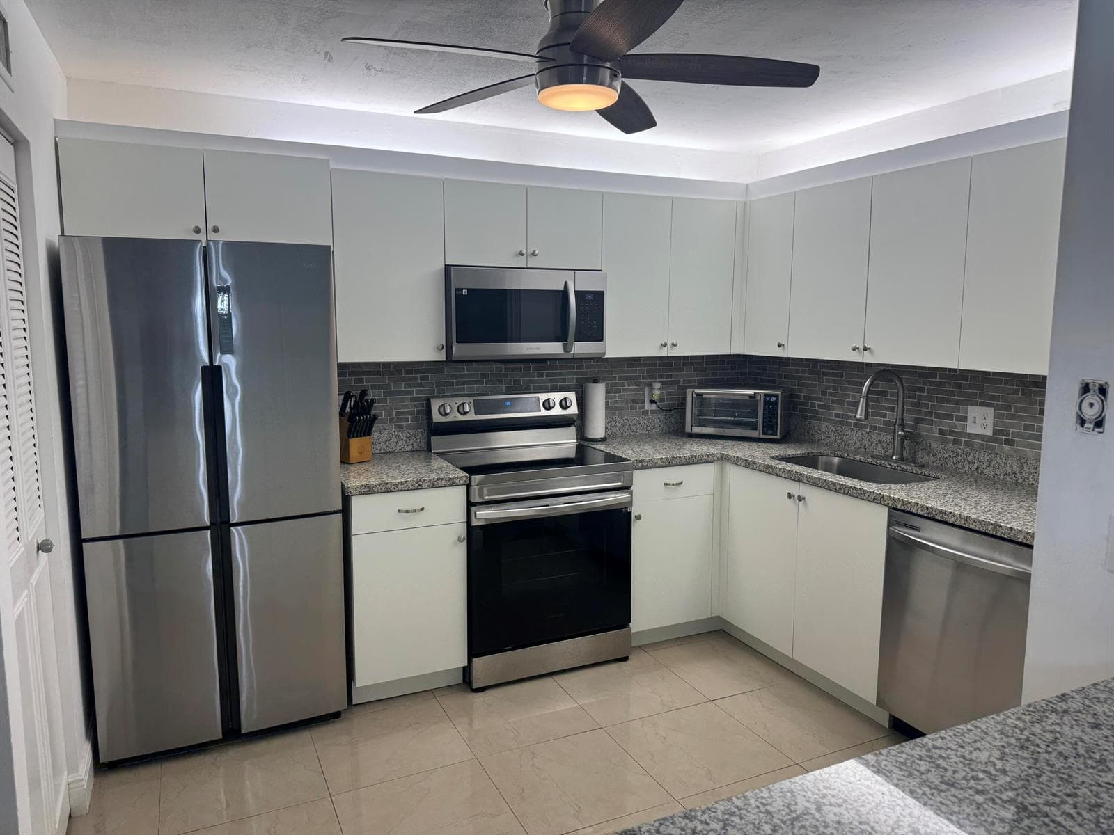 5817 La Pinata Boulevard # C-1, FL 33463 photo 3