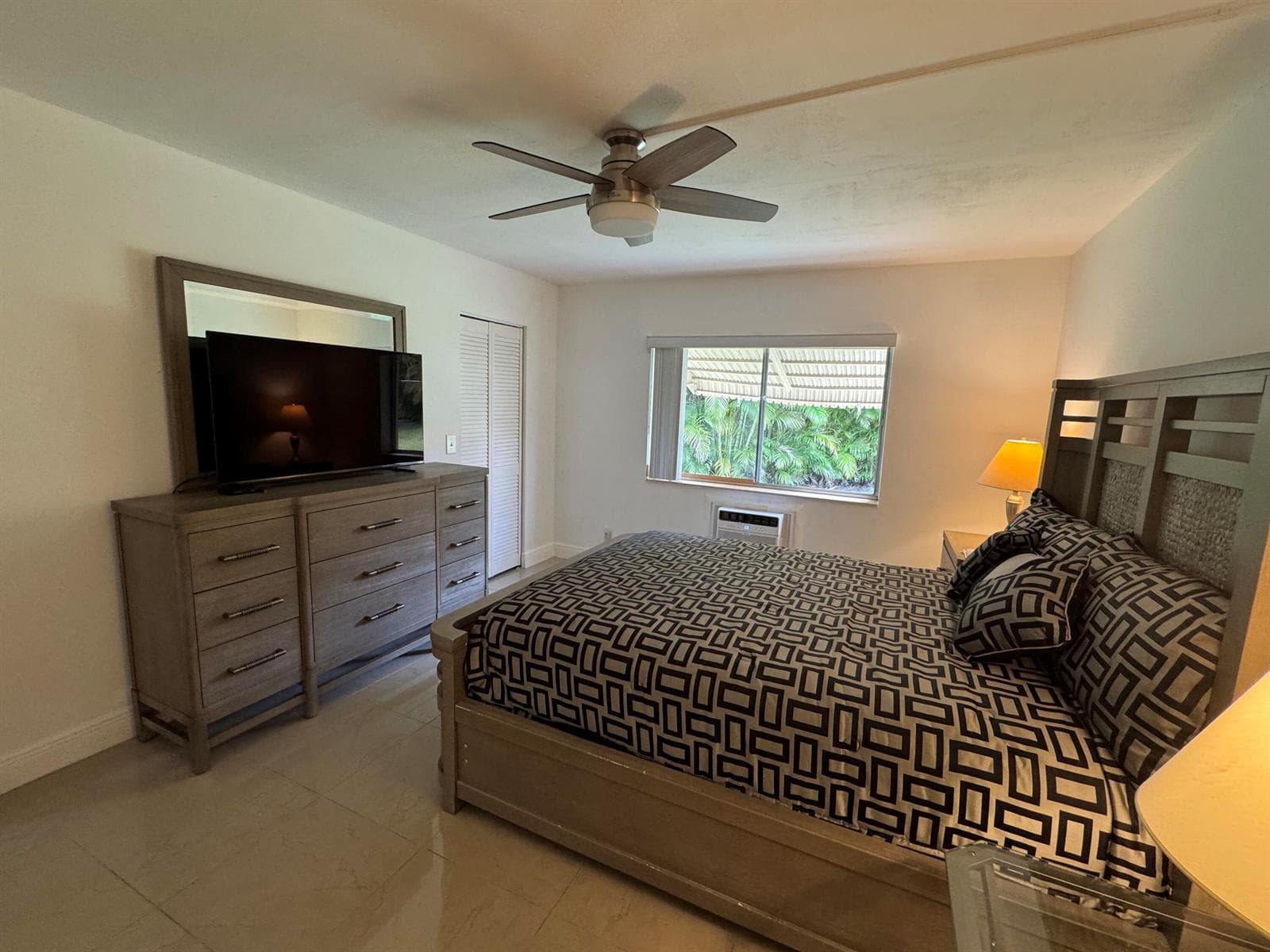 5817 La Pinata Boulevard # C-1, FL 33463 photo 5