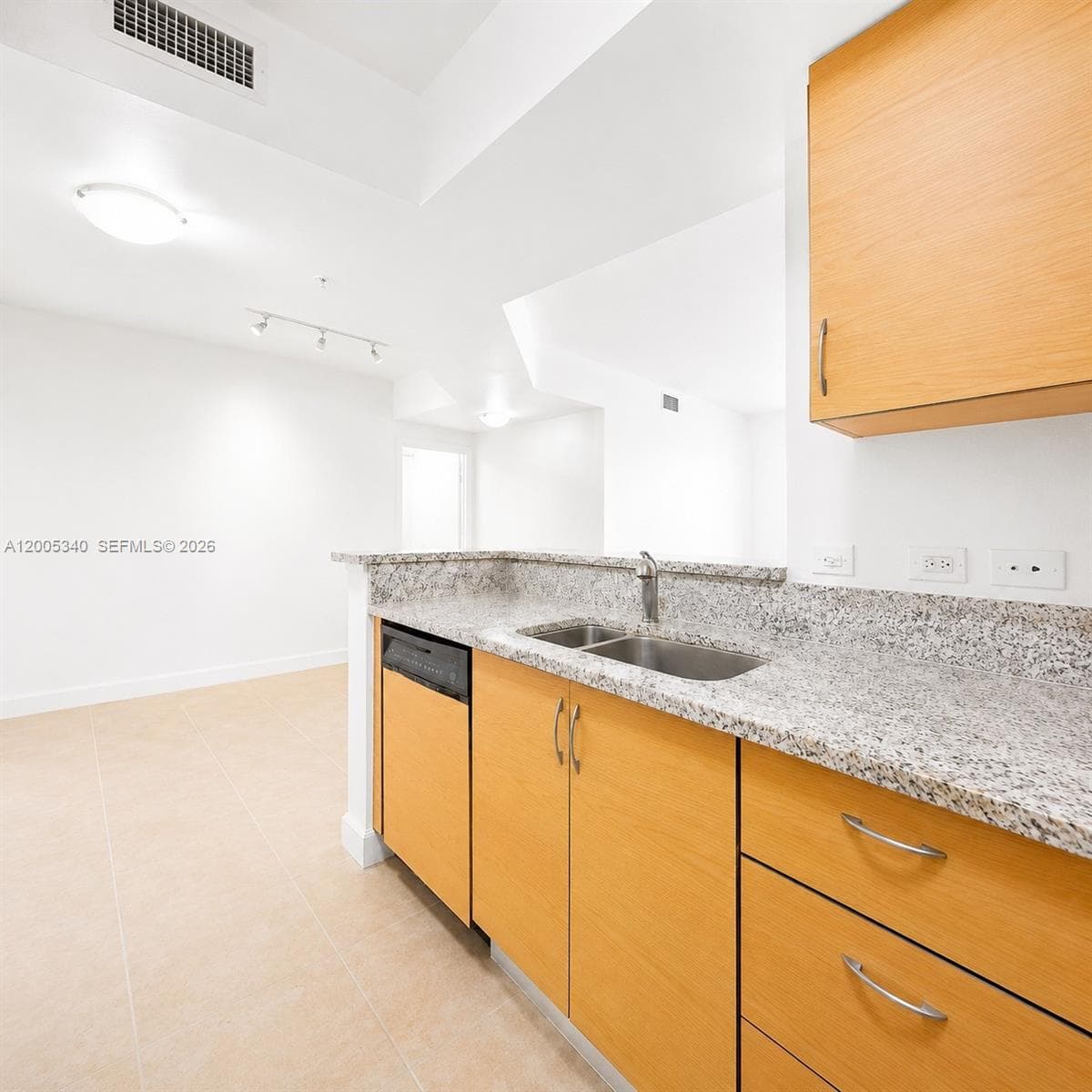 18800 NE 29th Ave # 526, Aventura, FL 33180 photo 5