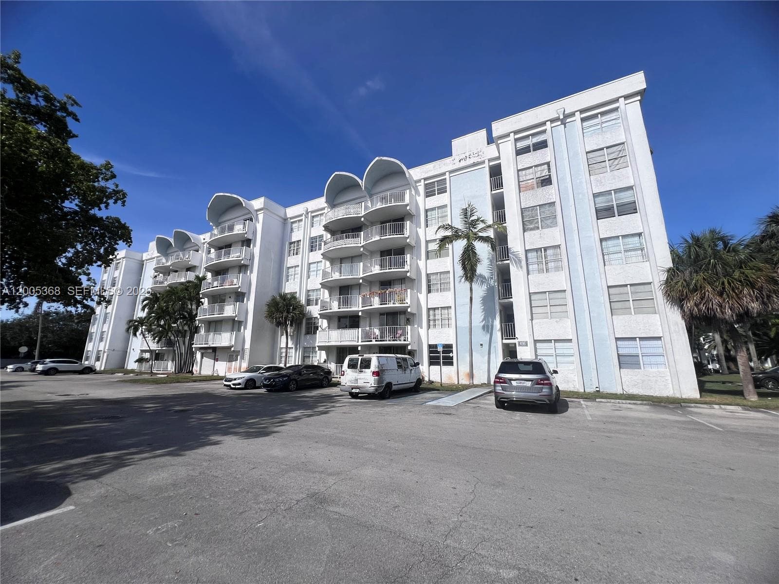 496 NW 165th St Rd # D-414, Miami, FL 33169