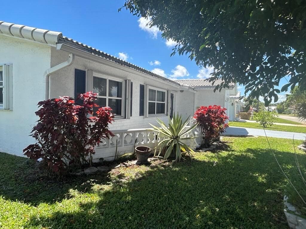 1902 SW 22nd Avenue, Boynton Beach, FL 33426 photo 3