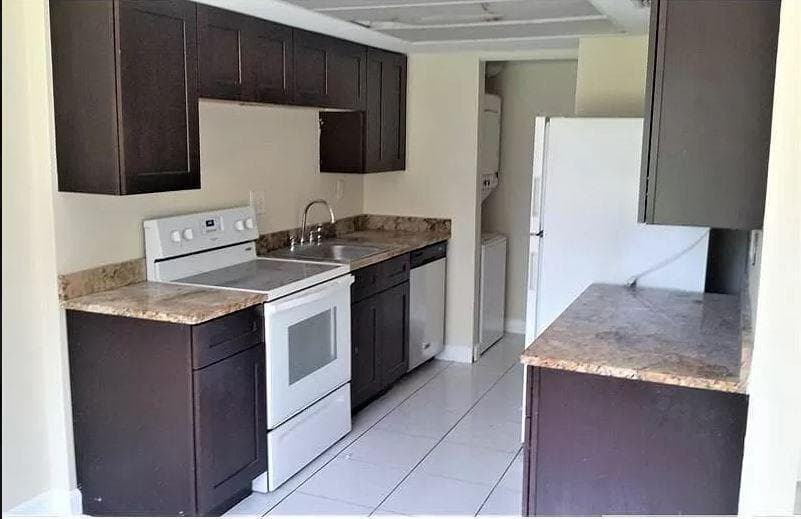 5710 NW 21st Street # 36-b, Lauderhill, FL 33313 photo 3