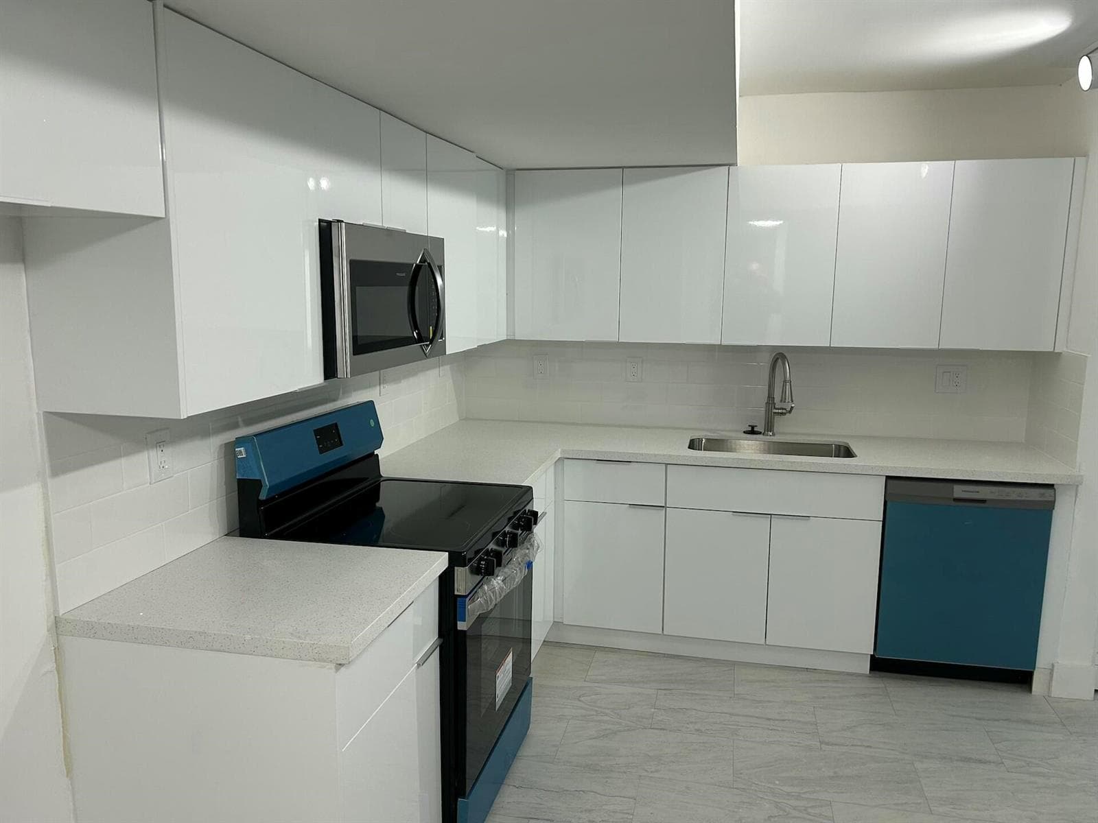 701 N Pine Island Road # 304, Plantation, FL 33324 photo 4