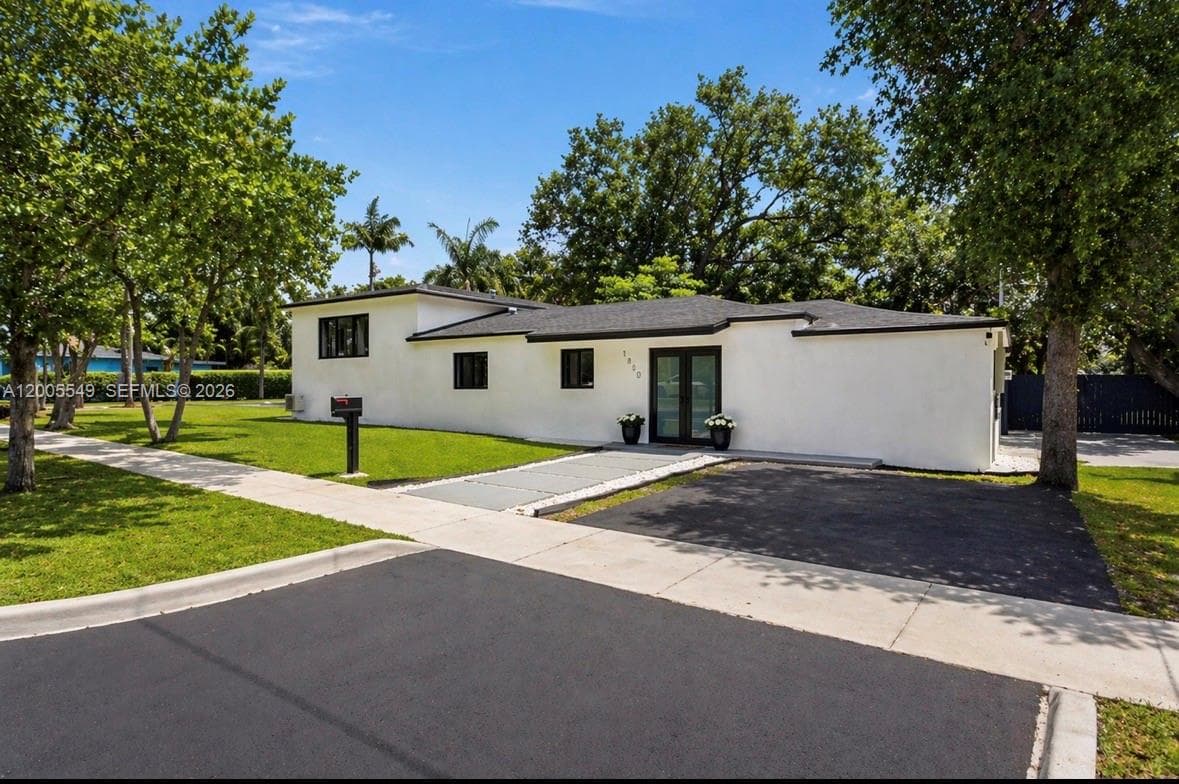 1810 NE 161st St, North Miami Beach, FL 33162 photo 2