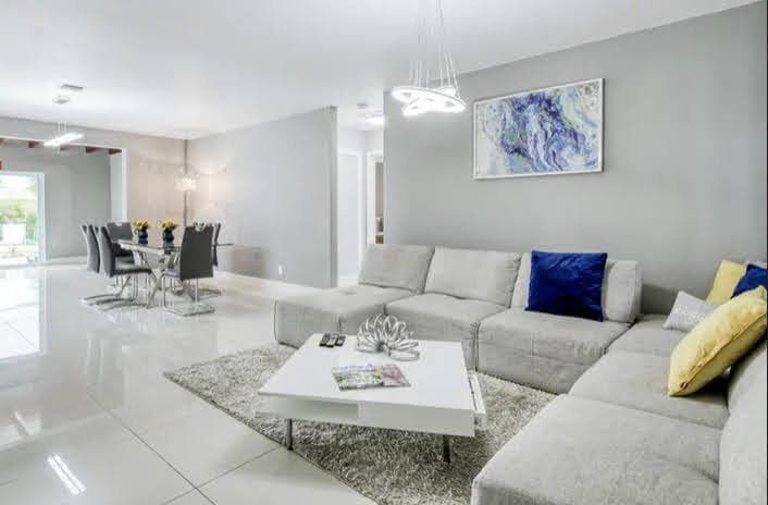 1905 N 45th Avenue, Hollywood, FL 33021 photo 3