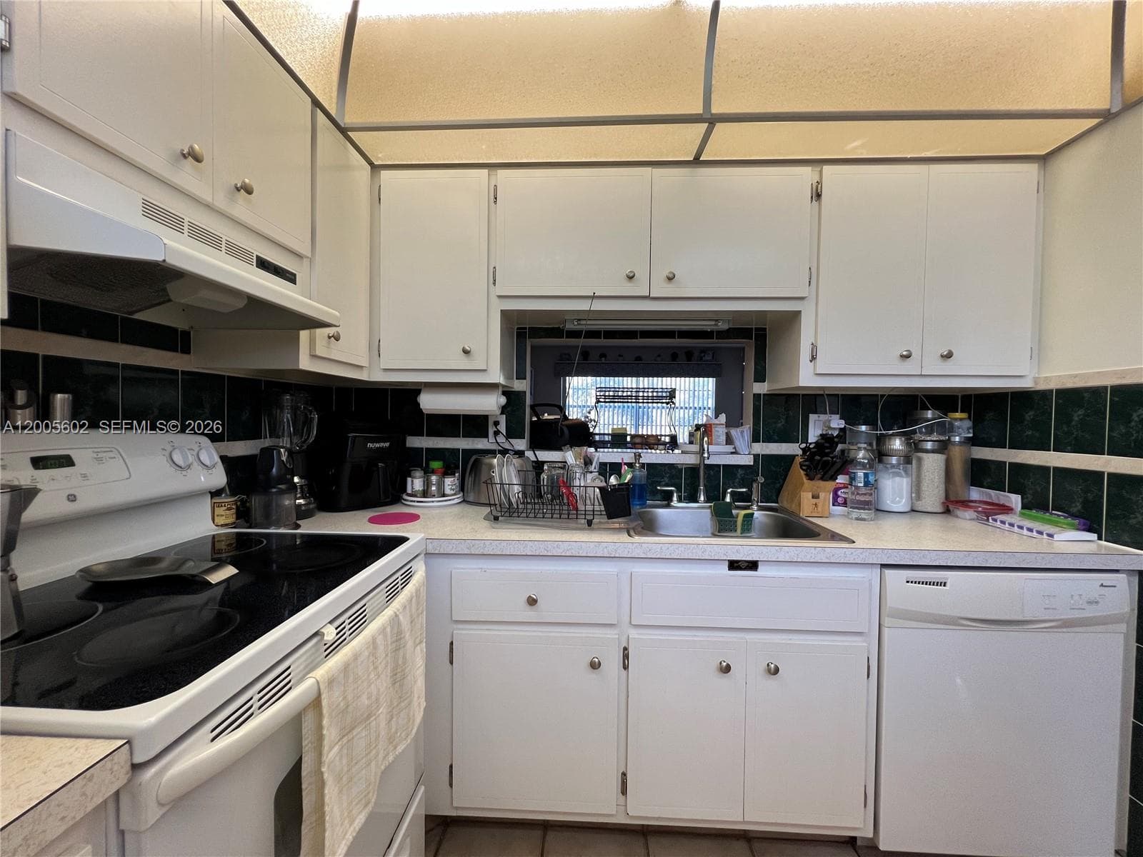 5181 W Oakland Park Blvd # 206, Lauderdale Lakes, FL 33313 photo 3