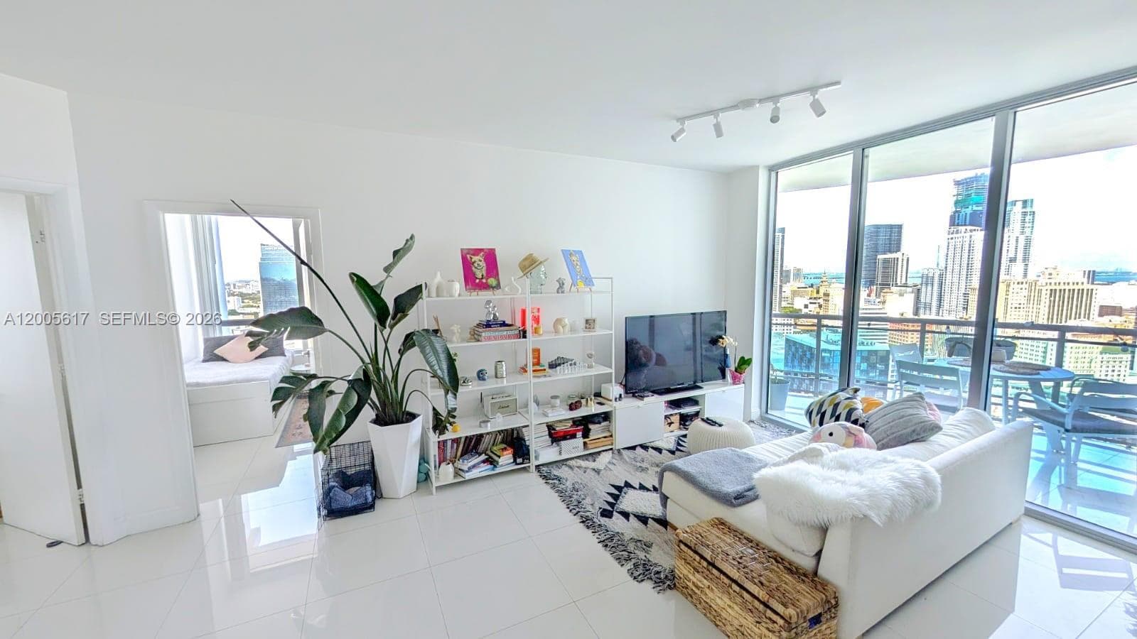 350 S Miami Ave # 2813, Miami, FL 33130