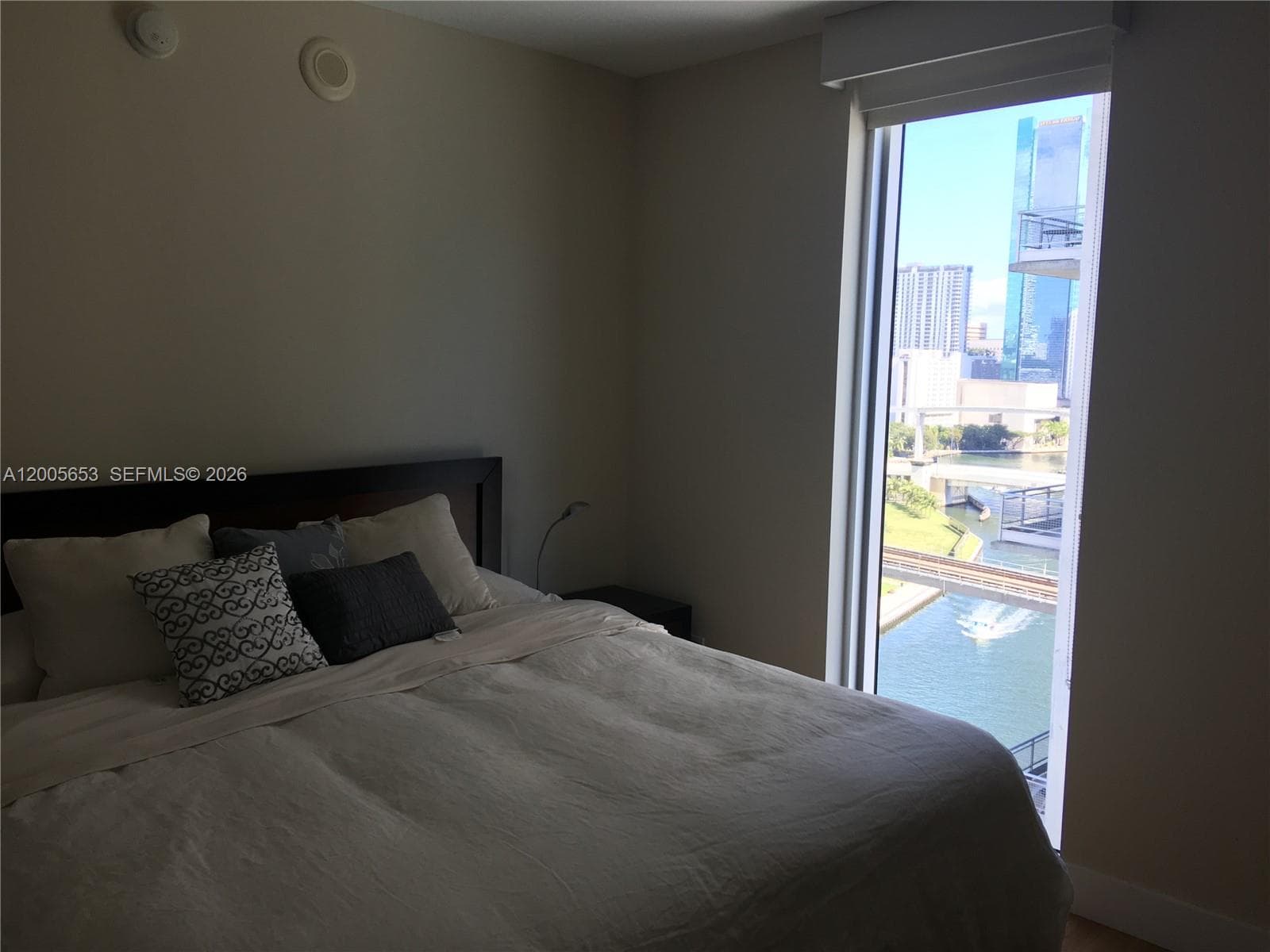185 SW 7th St # 1511, Miami, FL 33130 photo 4