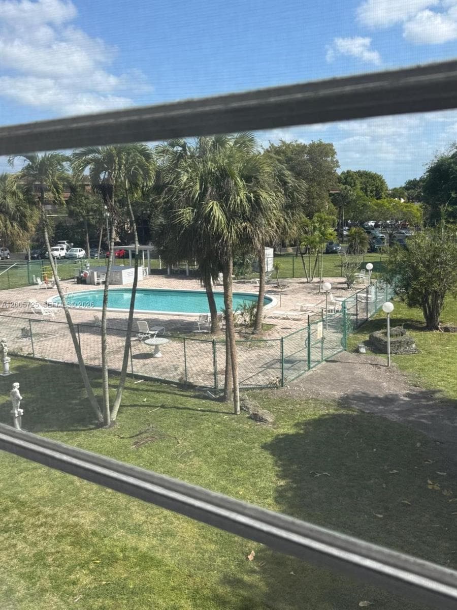447 NE 195th St # 310, Miami, FL 33179 photo 5