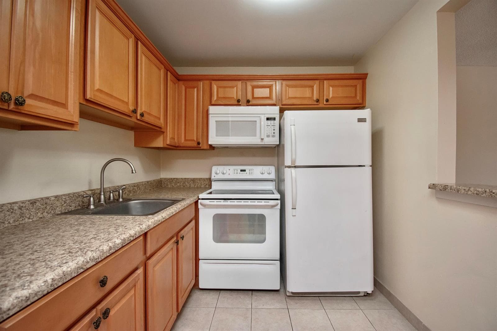 197 Andover H, West Palm Beach, FL 33417 photo 2