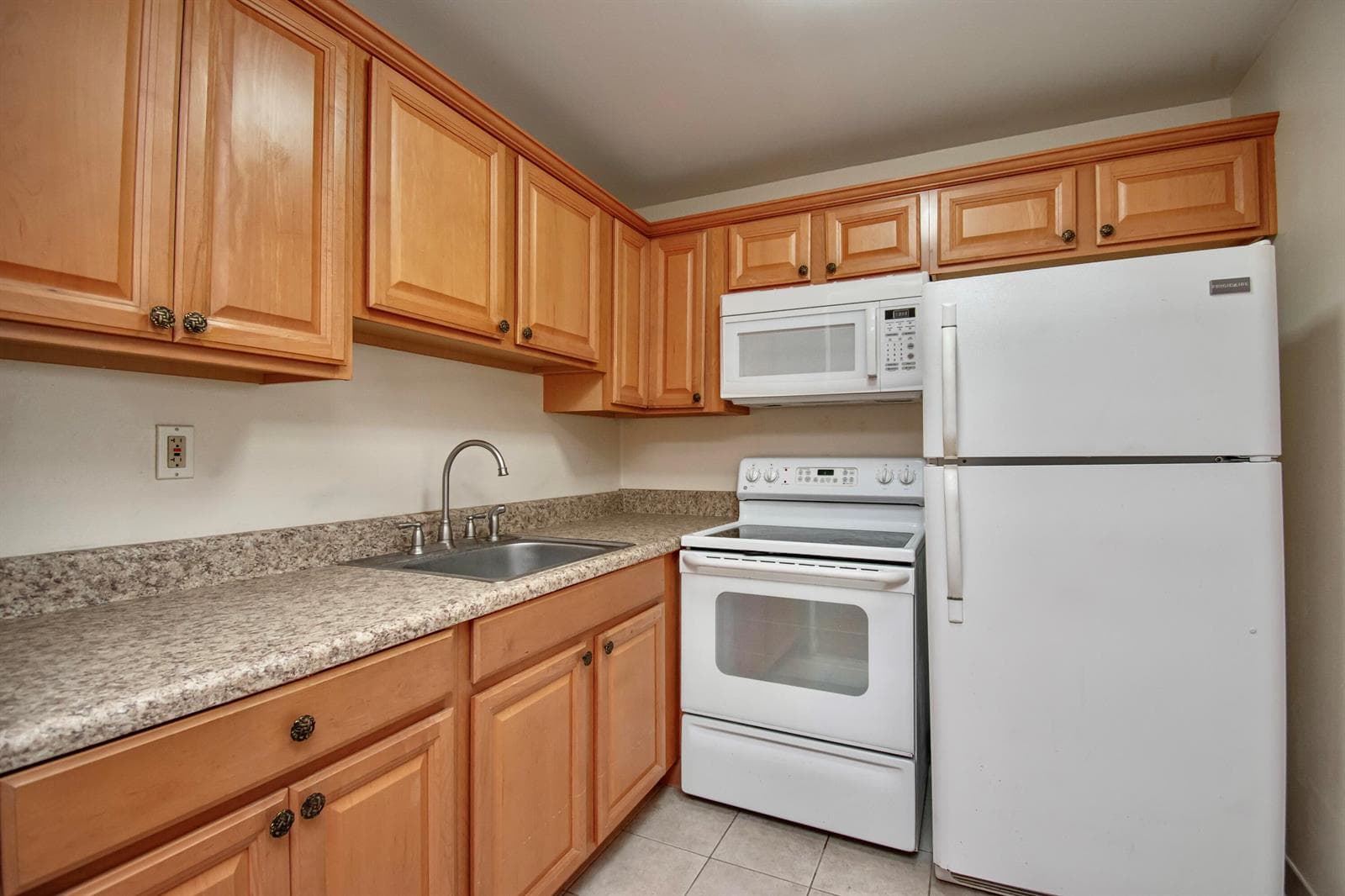 197 Andover H, West Palm Beach, FL 33417 photo 3