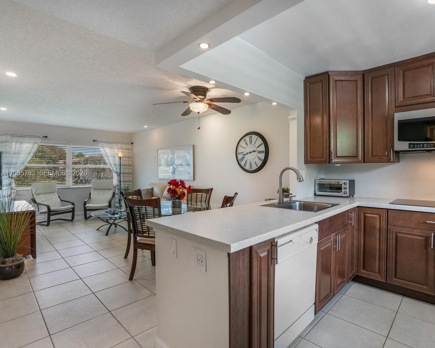 3506 NW 49th Ave # 511, Lauderdale Lakes, FL 33319