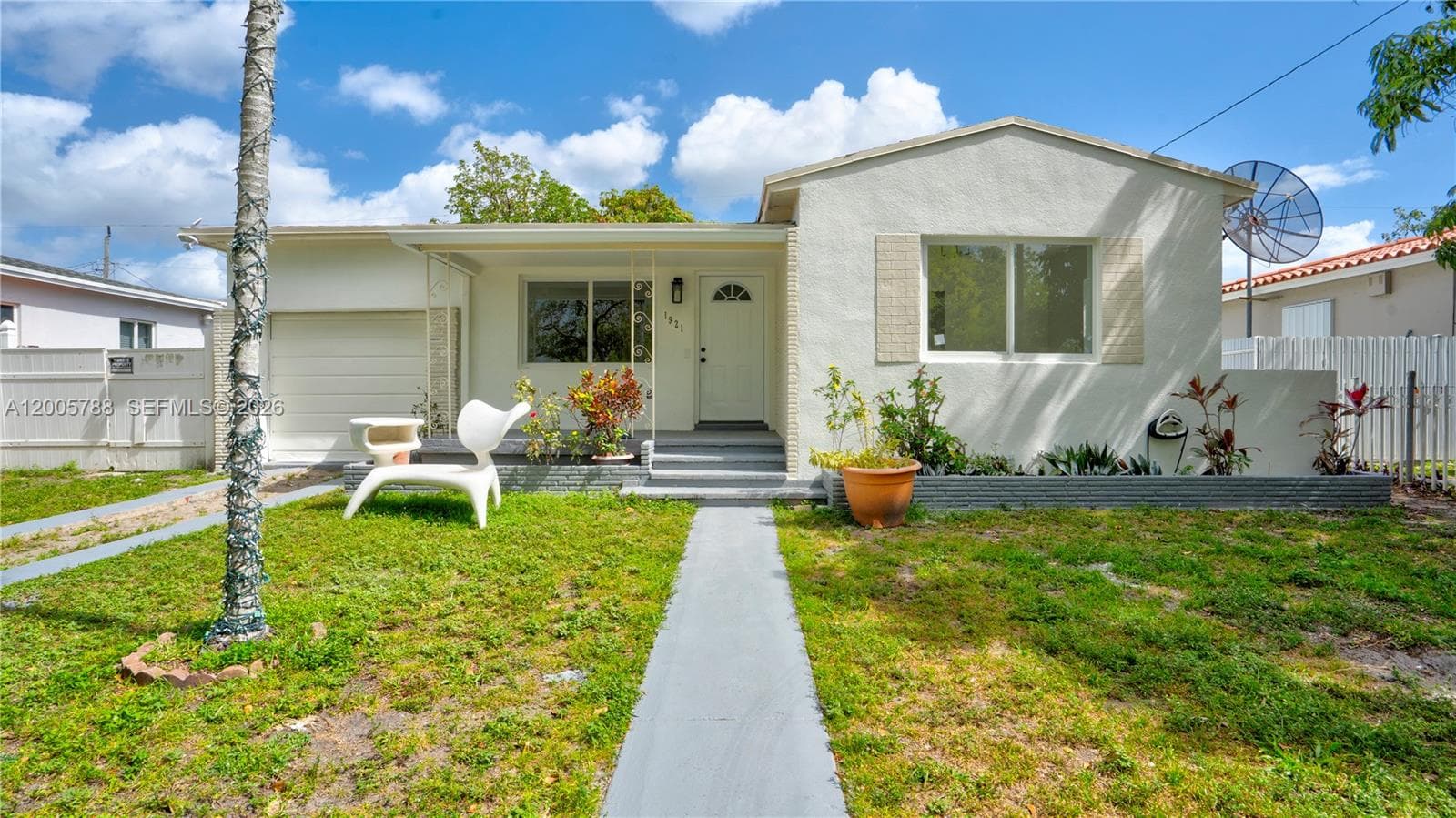 1921 NE 158th St, North Miami Beach, FL 33162