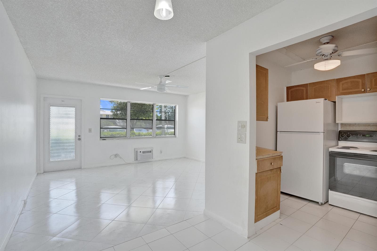 392 Durham Circle # M, Deerfield Beach, FL 33442 photo 4