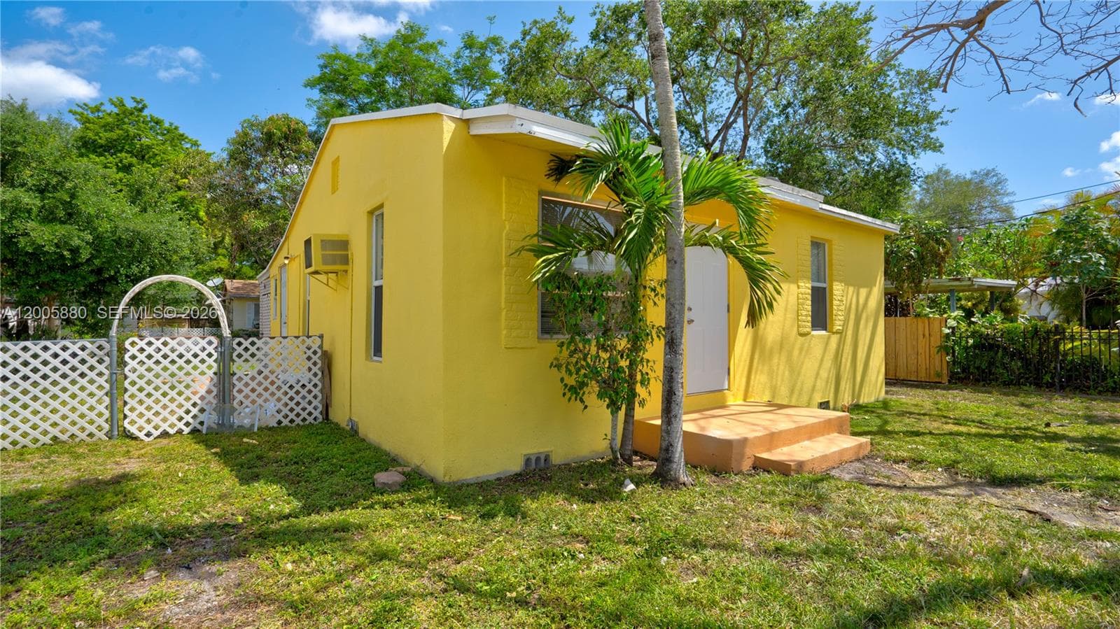 1085 NE 128th St # FRONT, North Miami, FL 33161 photo 3