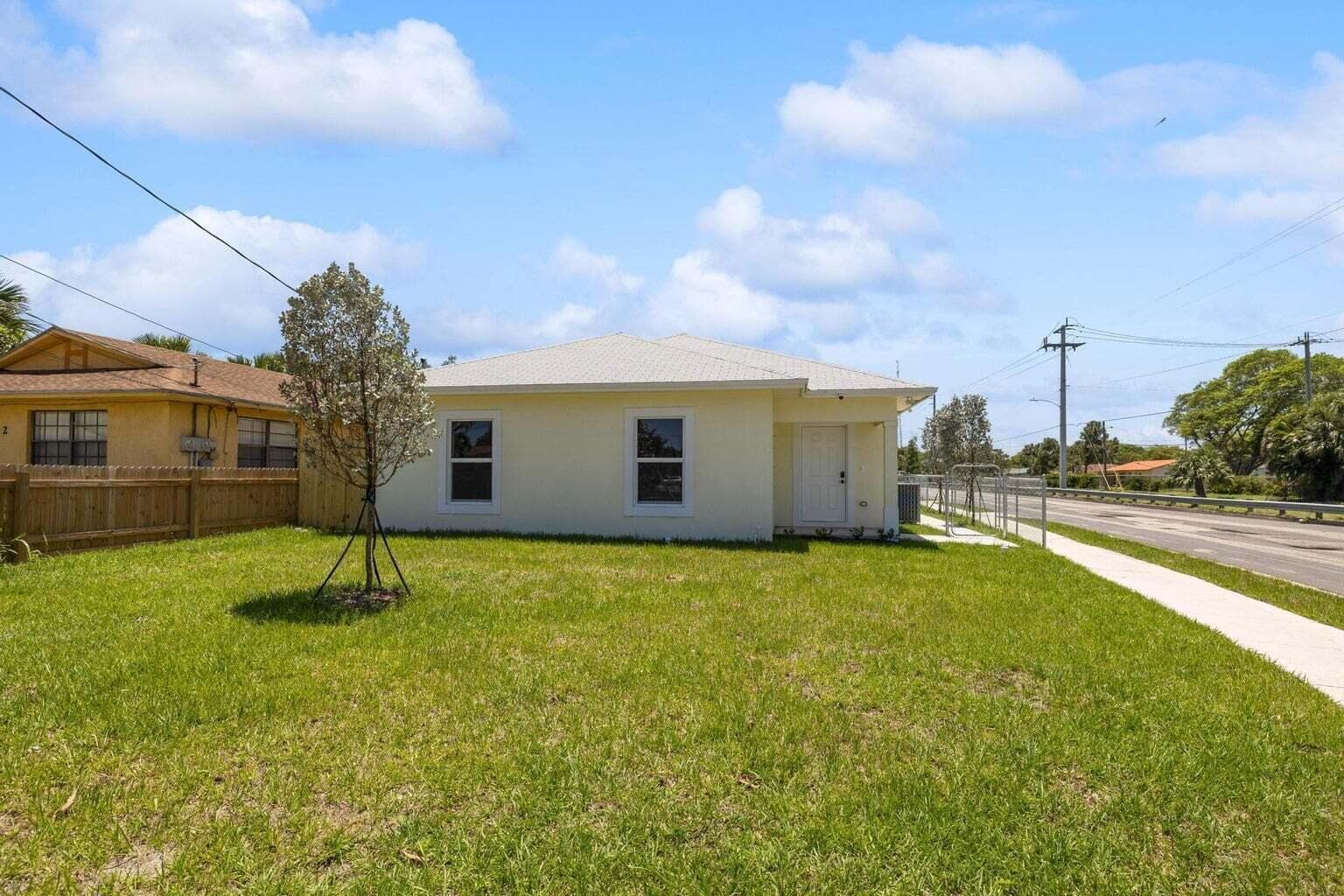 1132 11th Street, West Palm Beach, FL 33401 photo 2