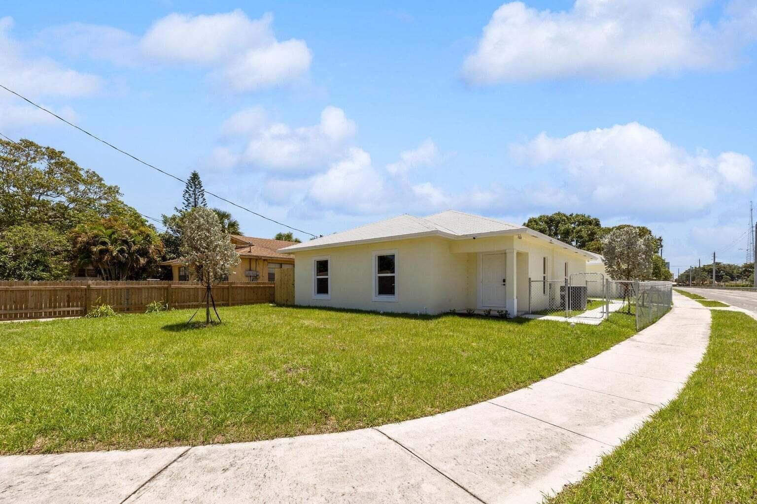 1132 11th Street, West Palm Beach, FL 33401 photo 3