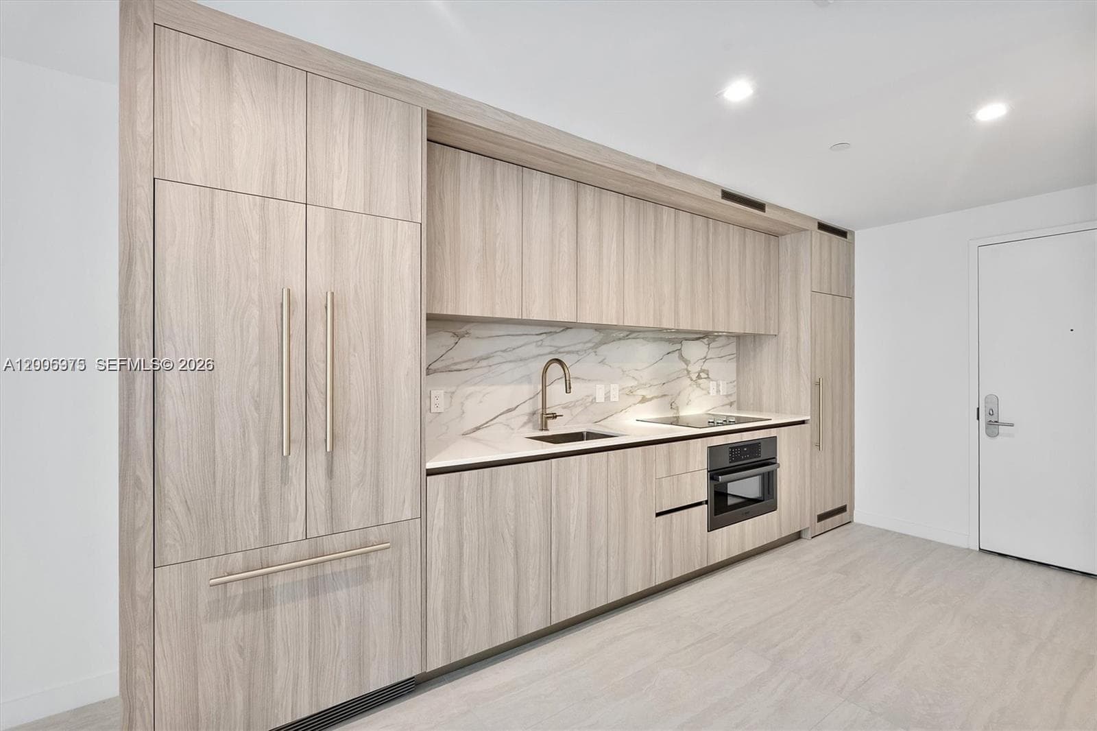 77 SE 5th St # 4106, Miami, FL 33131 photo 5