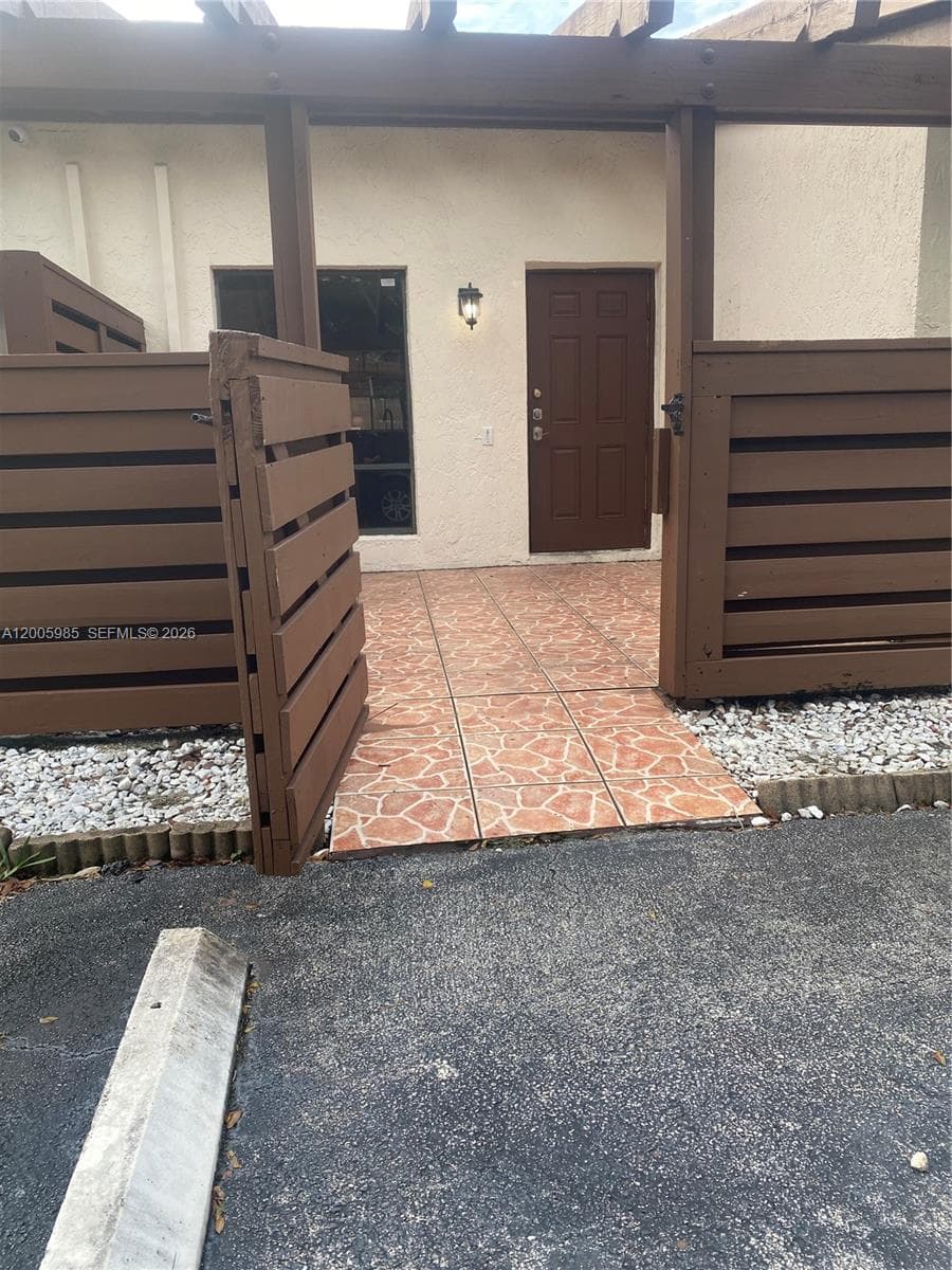 803 SW 119th Way, Davie, FL 33325 photo 5