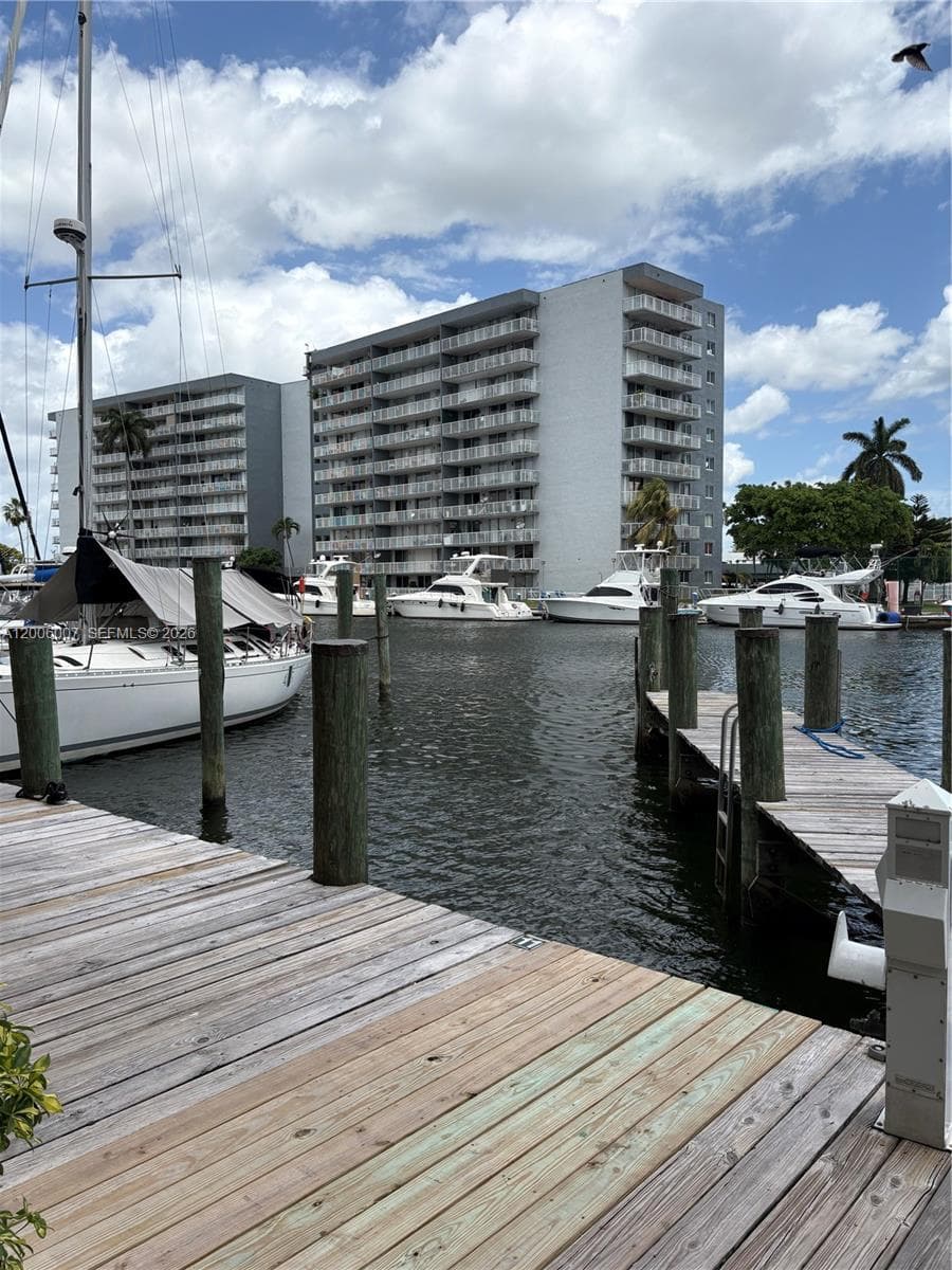 2415 NW 16th St Rd #11, Miami, FL 33125