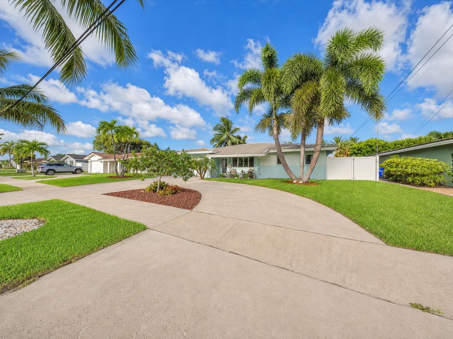 380 SE 5th Avenue, Pompano Beach, FL 33060 photo 2