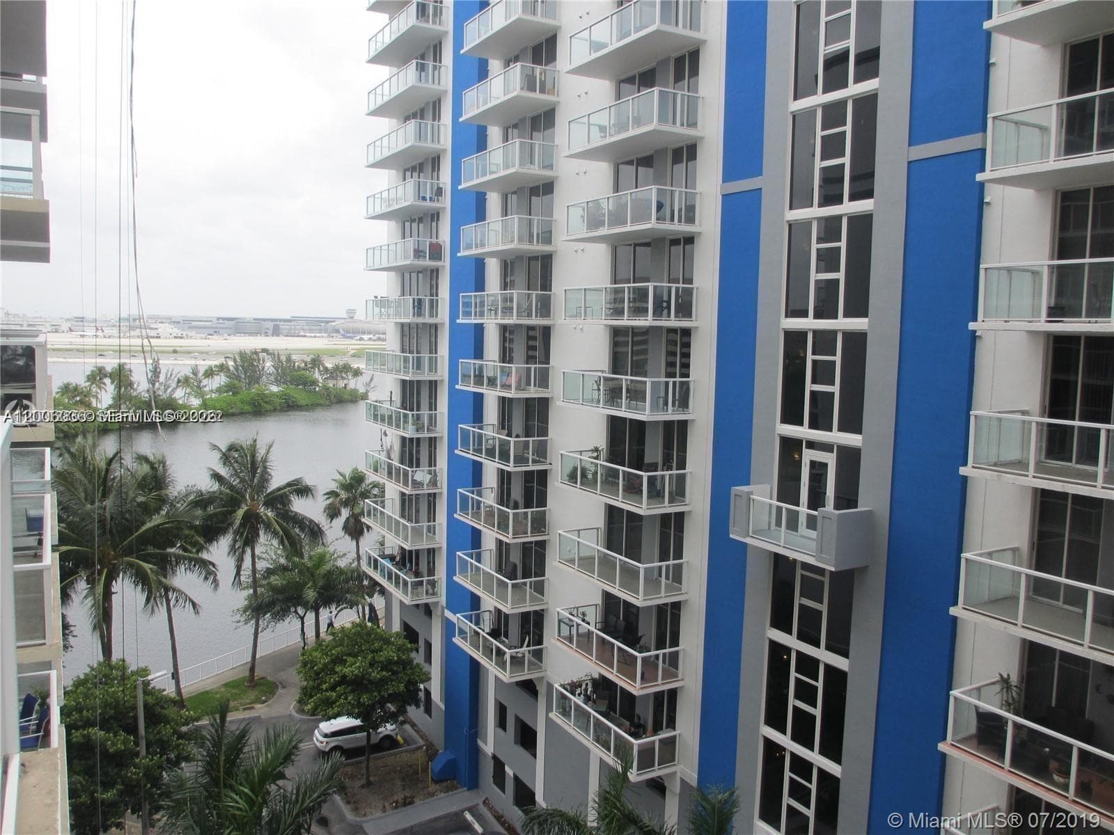5091 NW 7th St # 807, Miami, FL 33126