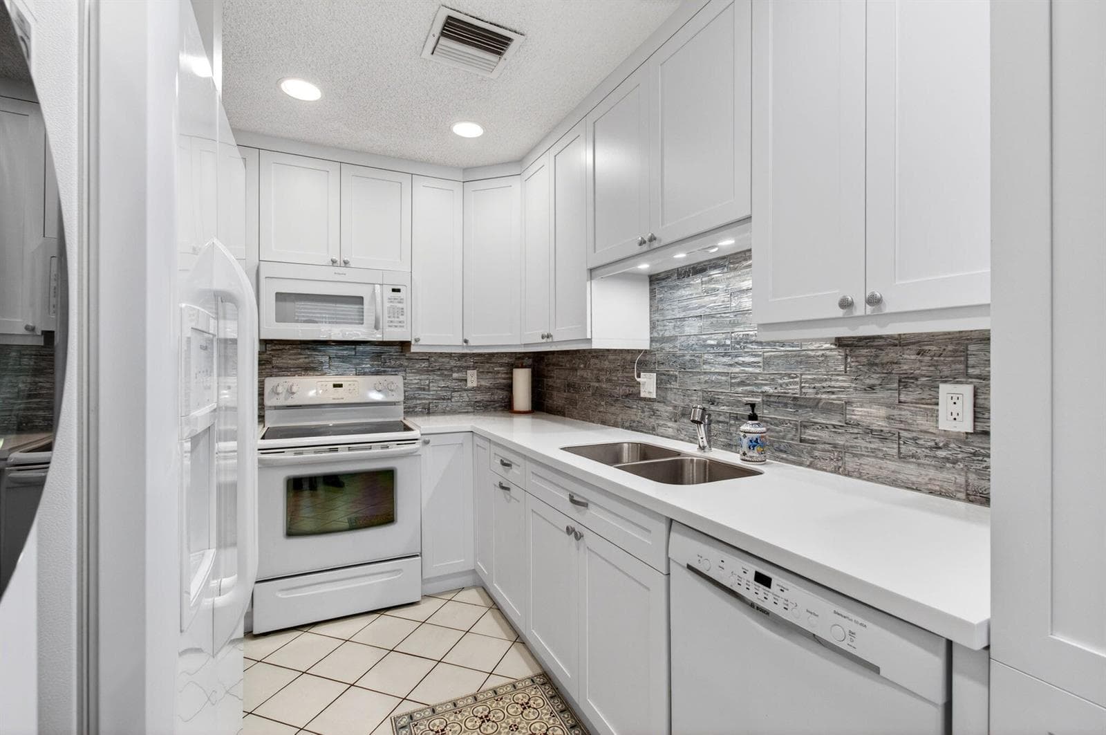1835 NW 13th Street # 103, Delray Beach, FL 33445 photo 2