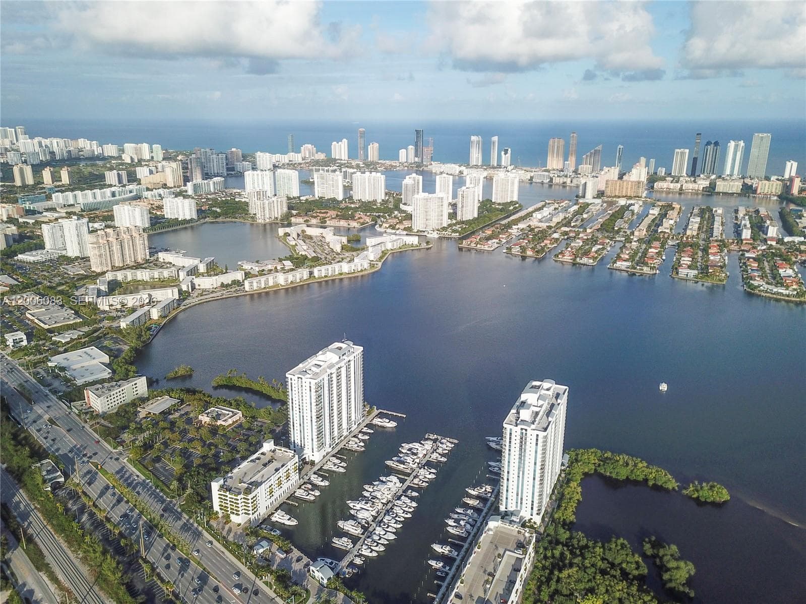 Marina Palms Yacht Club & Residences photo 5