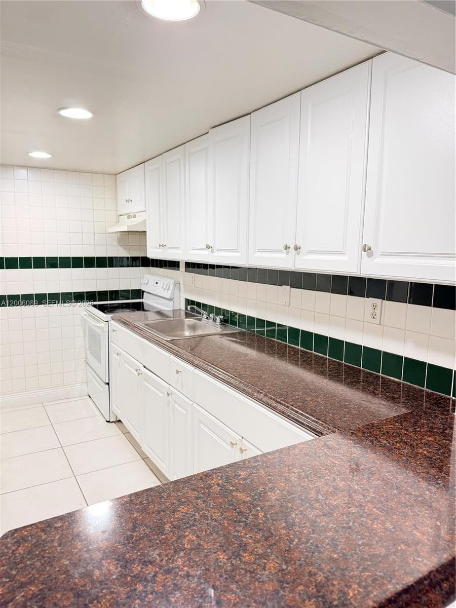 10090 NW 80th Ct # 1203, Hialeah Gardens, FL 33016 photo 4