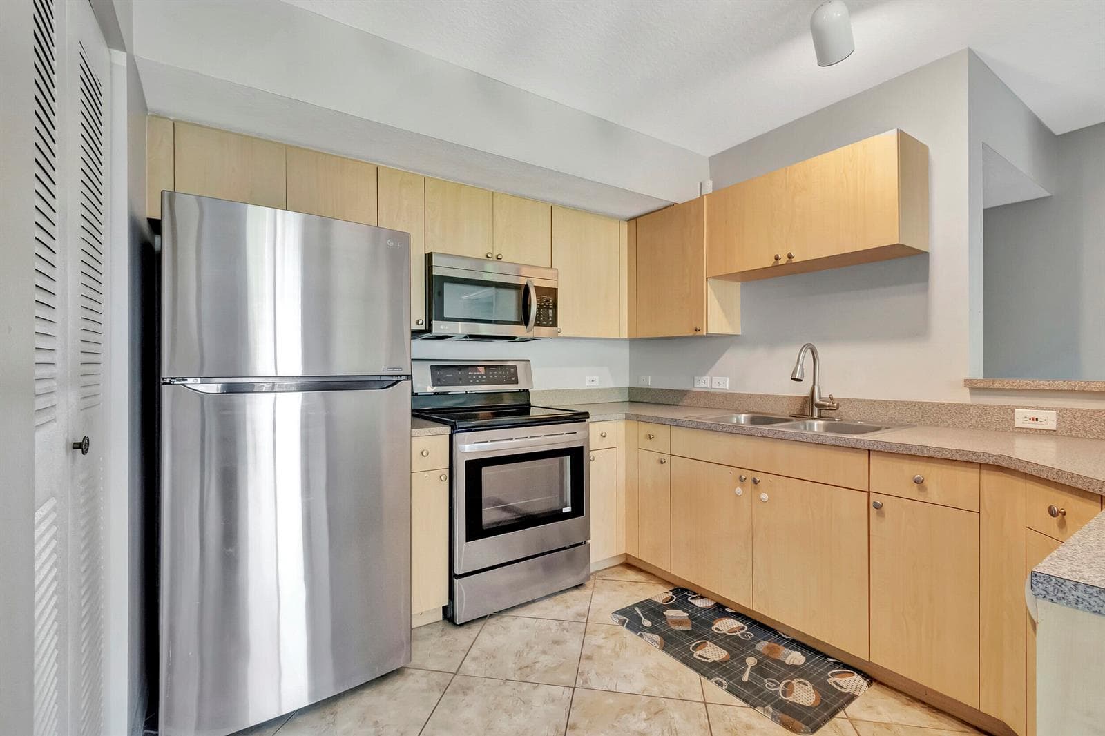 116 Villa Circle # 116, Boynton Beach, FL 33435 photo 3