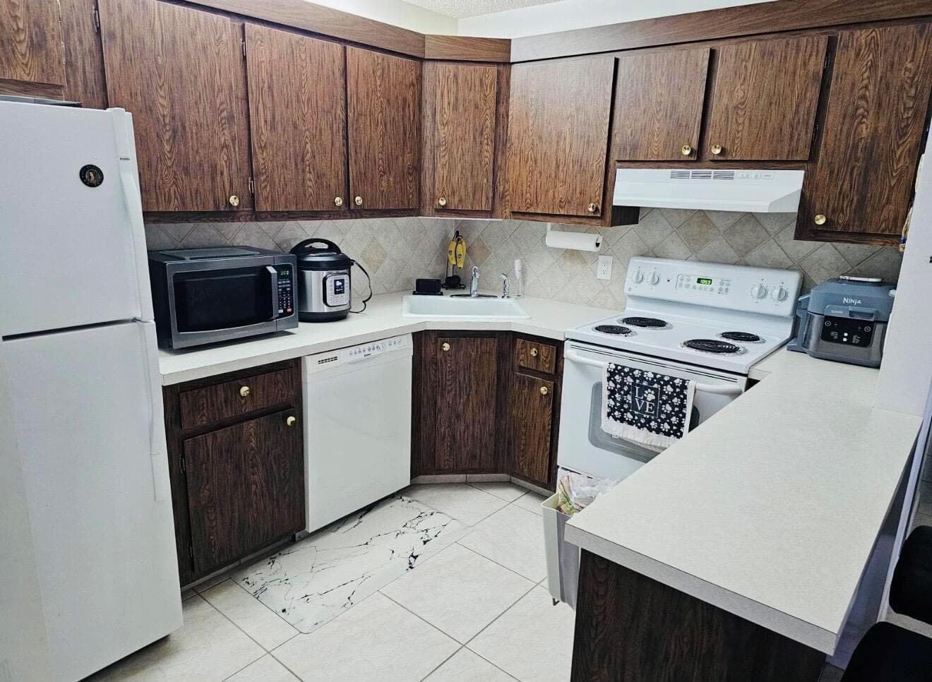 443 Pine Glen Lane # C-2, FL 33463 photo 3