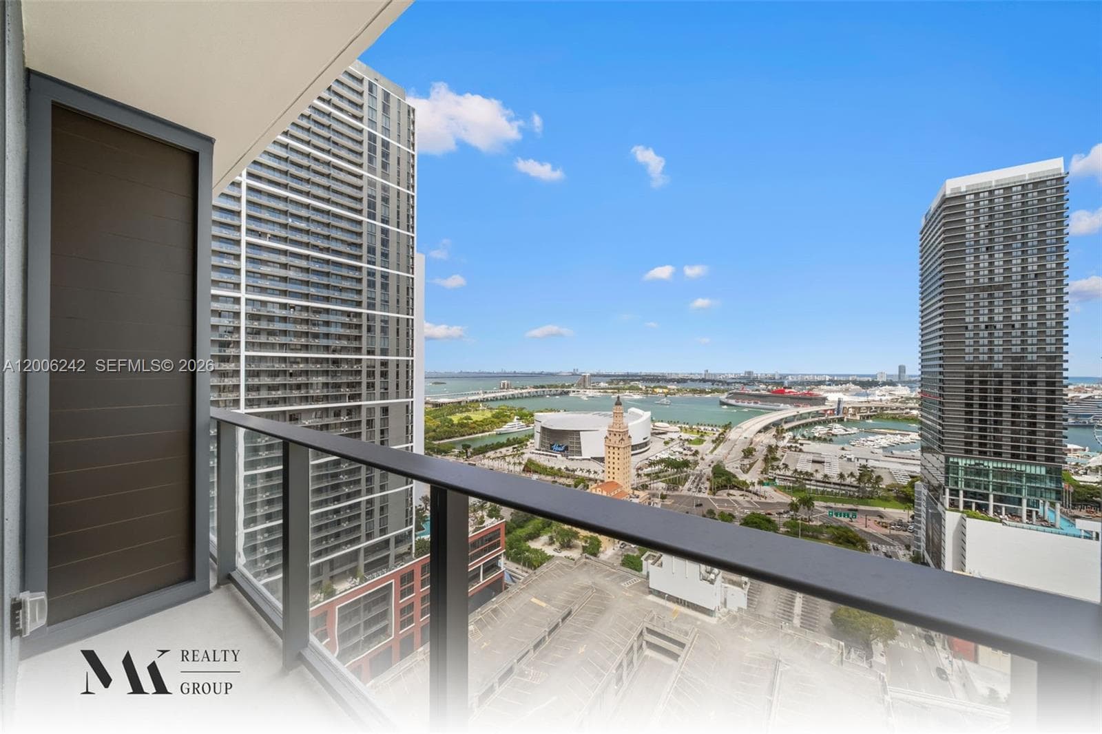 121 NE 5 # 2700, Miami, FL 33132
