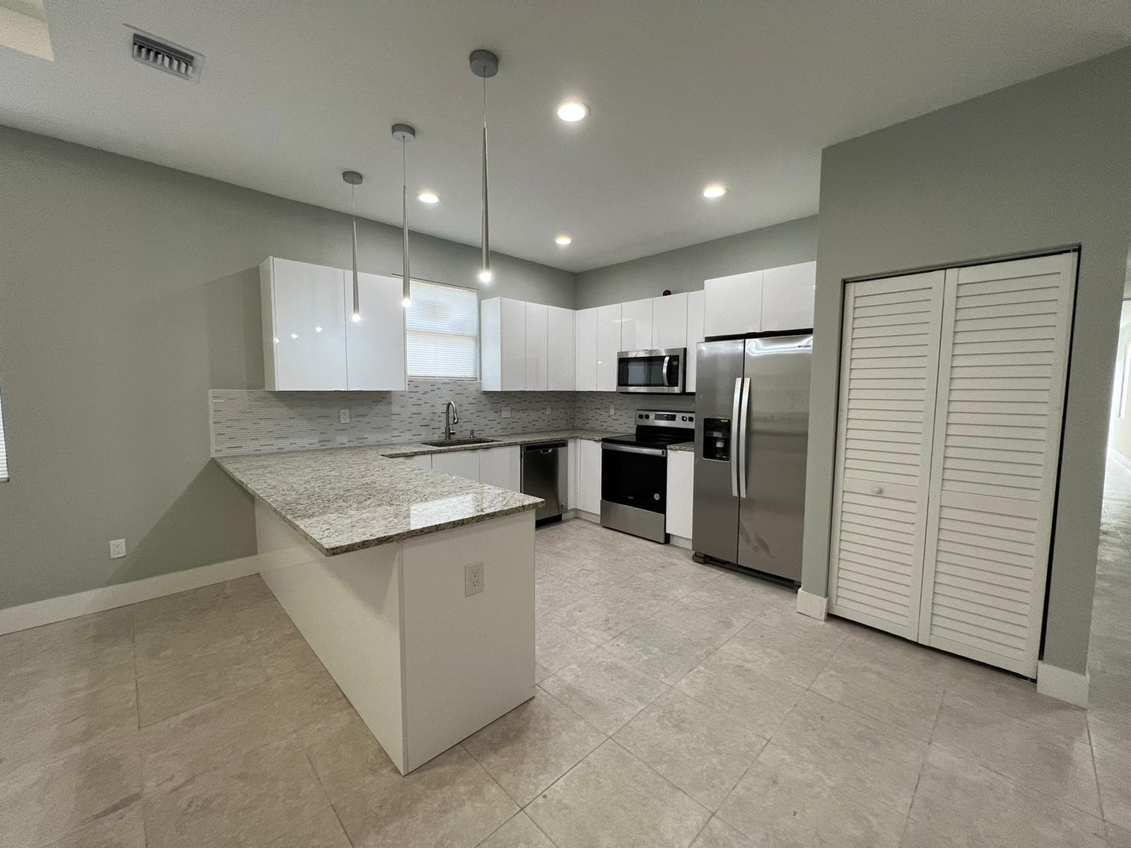 227 N E Street, FL 33460 photo 5