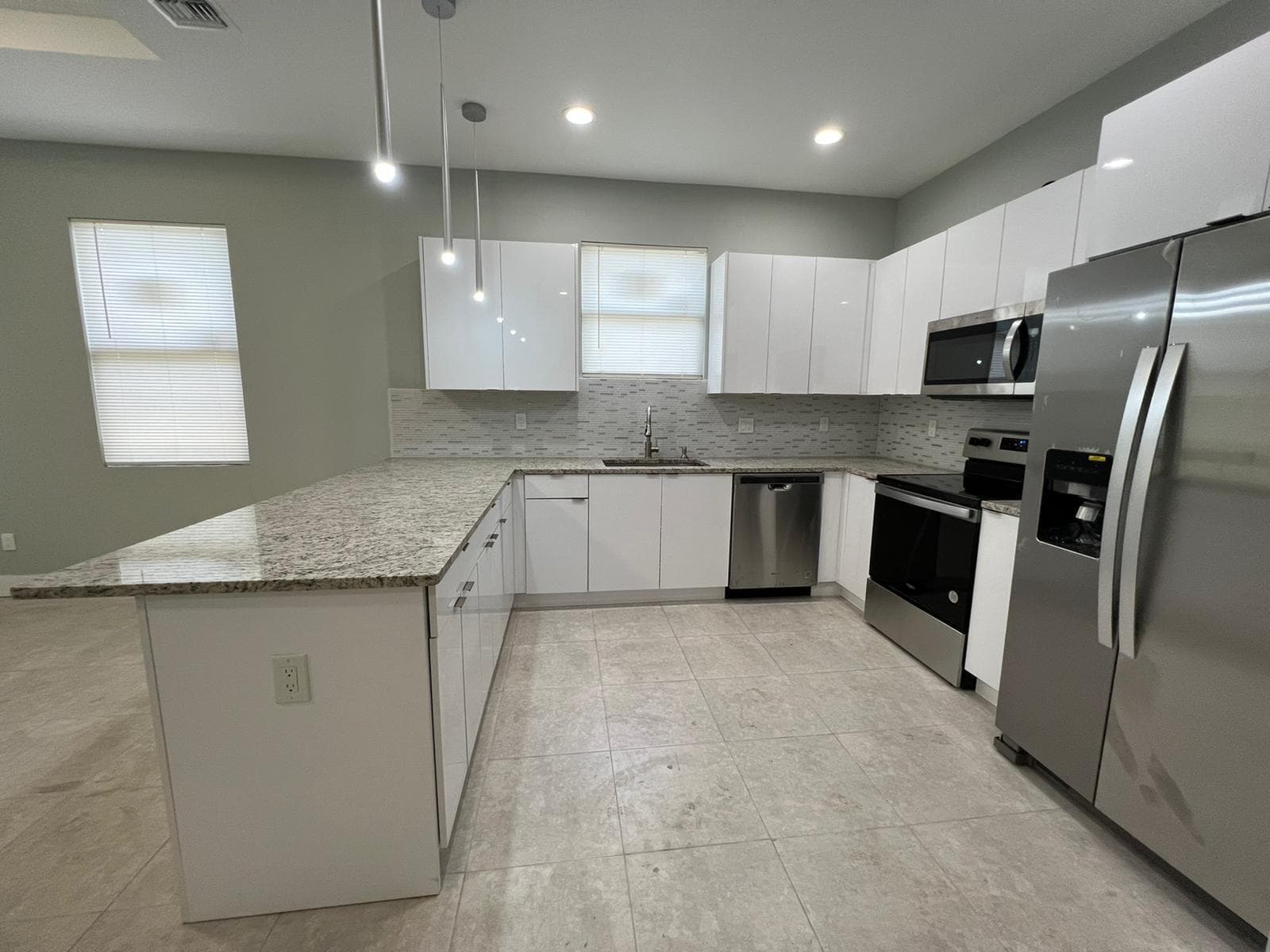 227 N E Street, FL 33460 photo 4