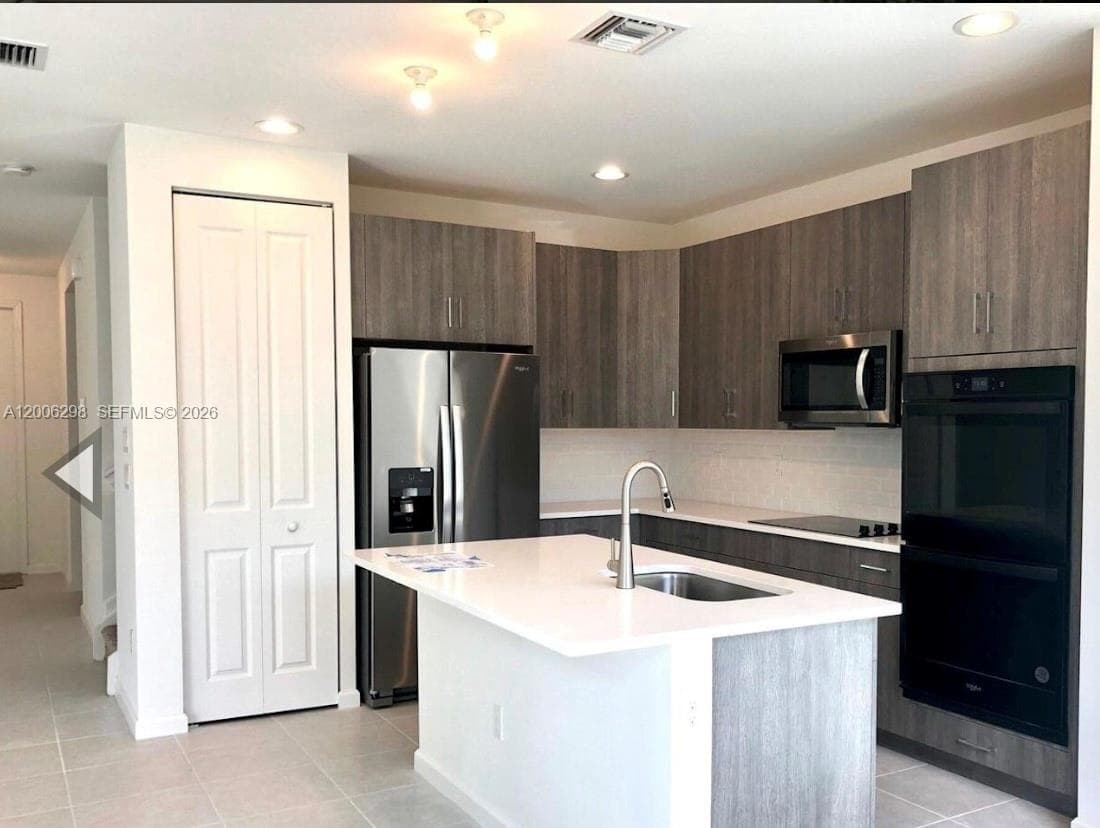 3525 NW 1st St, Pompano Beach, FL 33069 photo 2