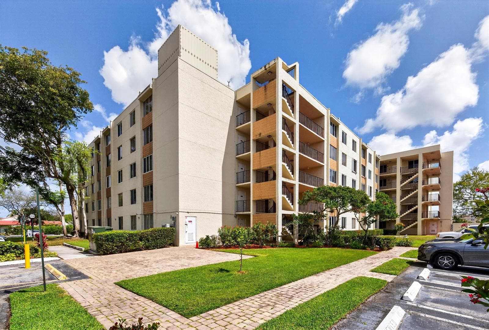 3223 Riverside Drive # C-406, Coral Springs, FL 33065 photo 2