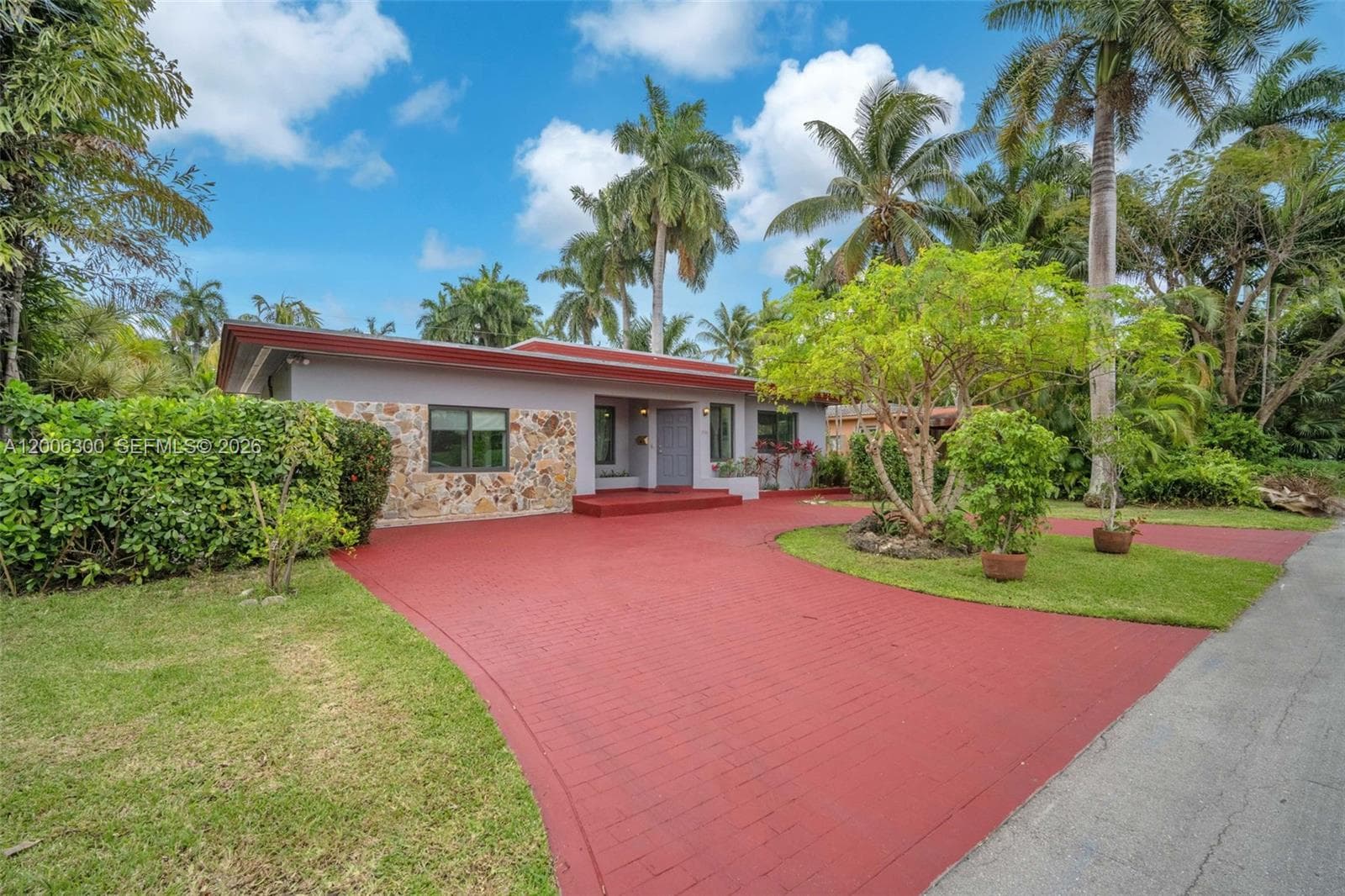 7701 Center Bay Dr, North Bay Village, FL 33141 photo 2