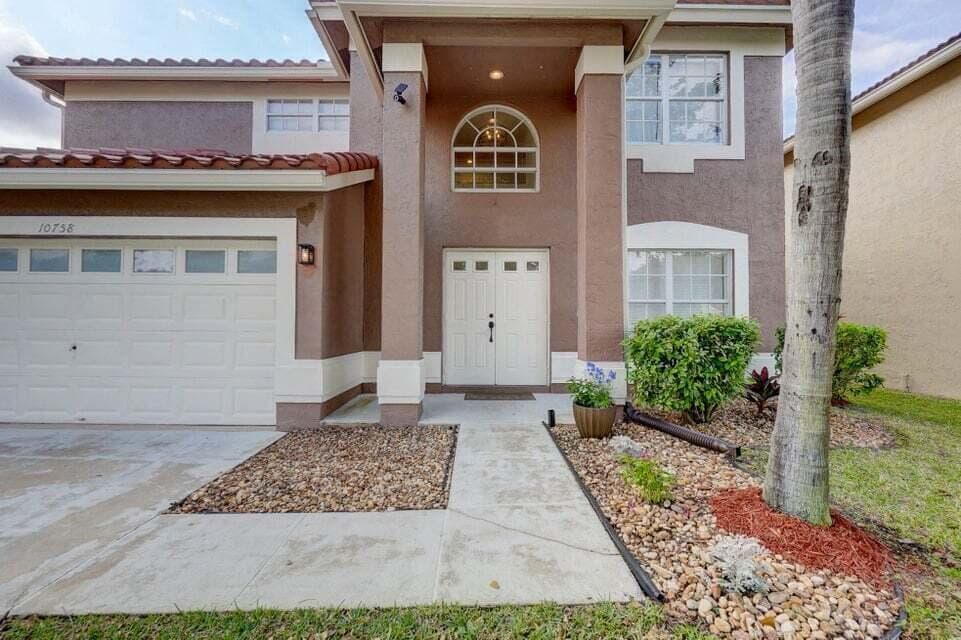 10758 Lake Jasmine Drive, Boca Raton, FL 33498 photo 2