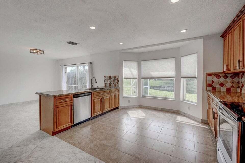 10758 Lake Jasmine Drive, Boca Raton, FL 33498 photo 4