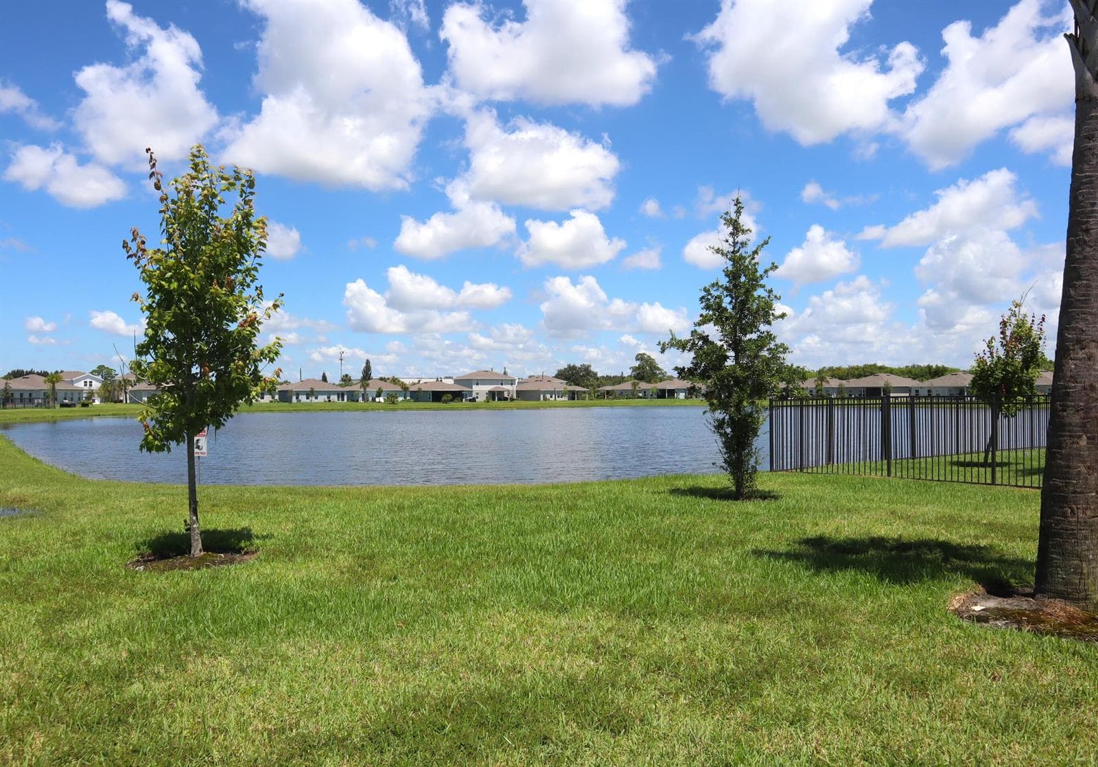 517 Cherimoya Street, Fort Pierce, FL 34981 photo 3