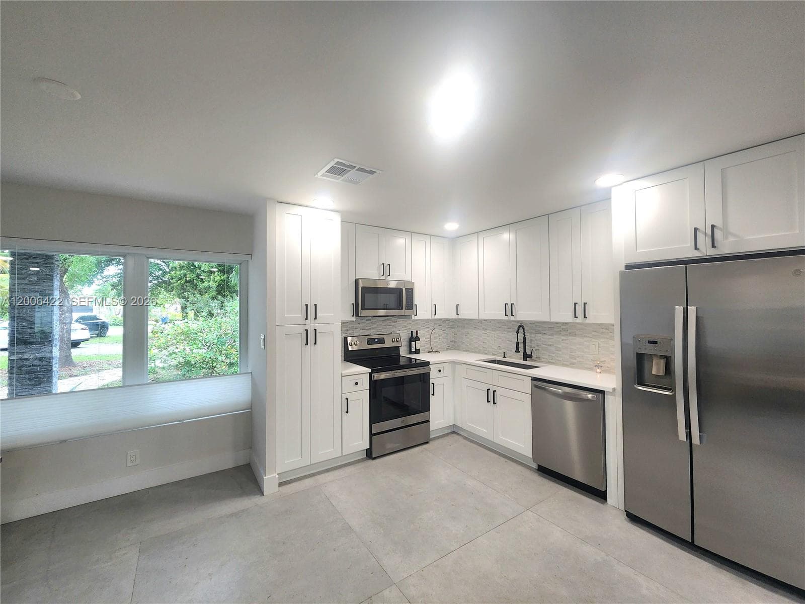 141 NE 30th St, Wilton Manors, FL 33334 photo 4