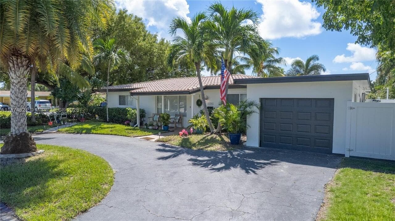 1116 SE 13th Court, Deerfield Beach, FL 33441 photo 2
