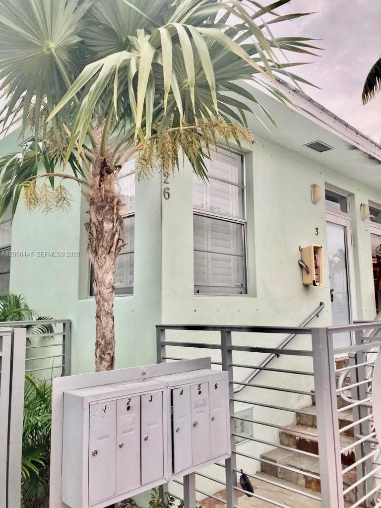 826 7th St # 3, Miami Beach, FL 33139 photo 2