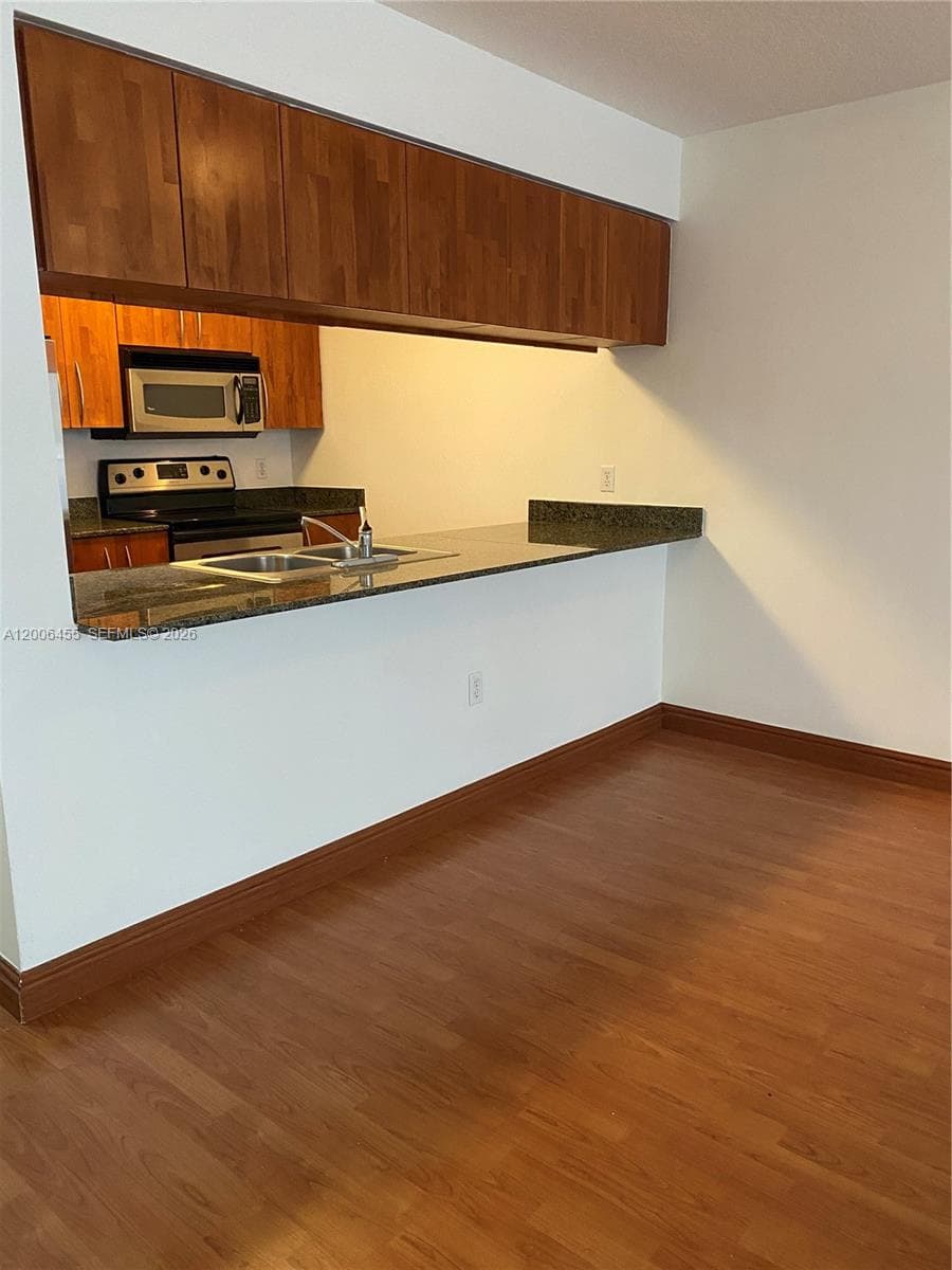 1200 Brickell Bay Dr # 1914, Miami, FL 33131 photo 2