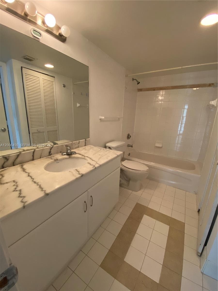 1200 Brickell Bay Dr # 1914, Miami, FL 33131 photo 5