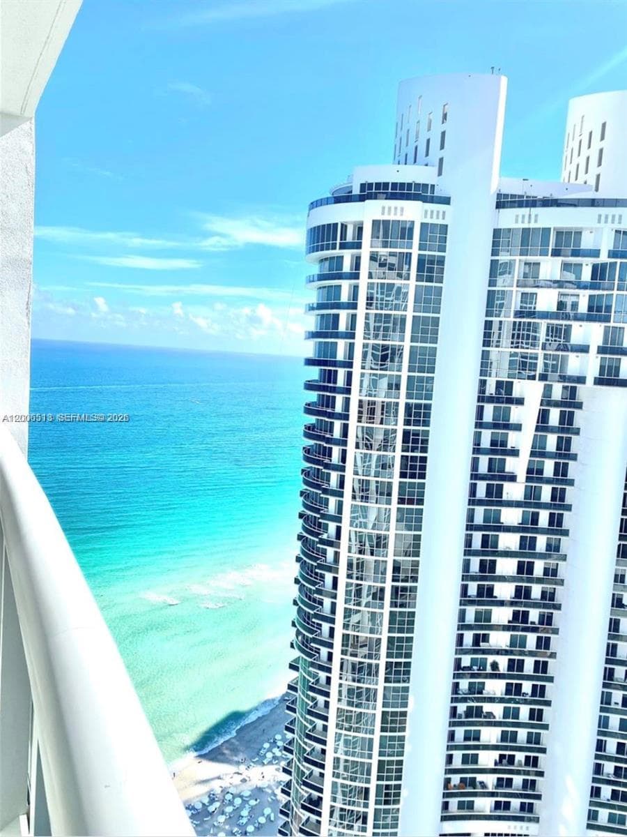 18201 Collins Ave # 5105, Sunny Isles Beach, FL 33160 photo 2