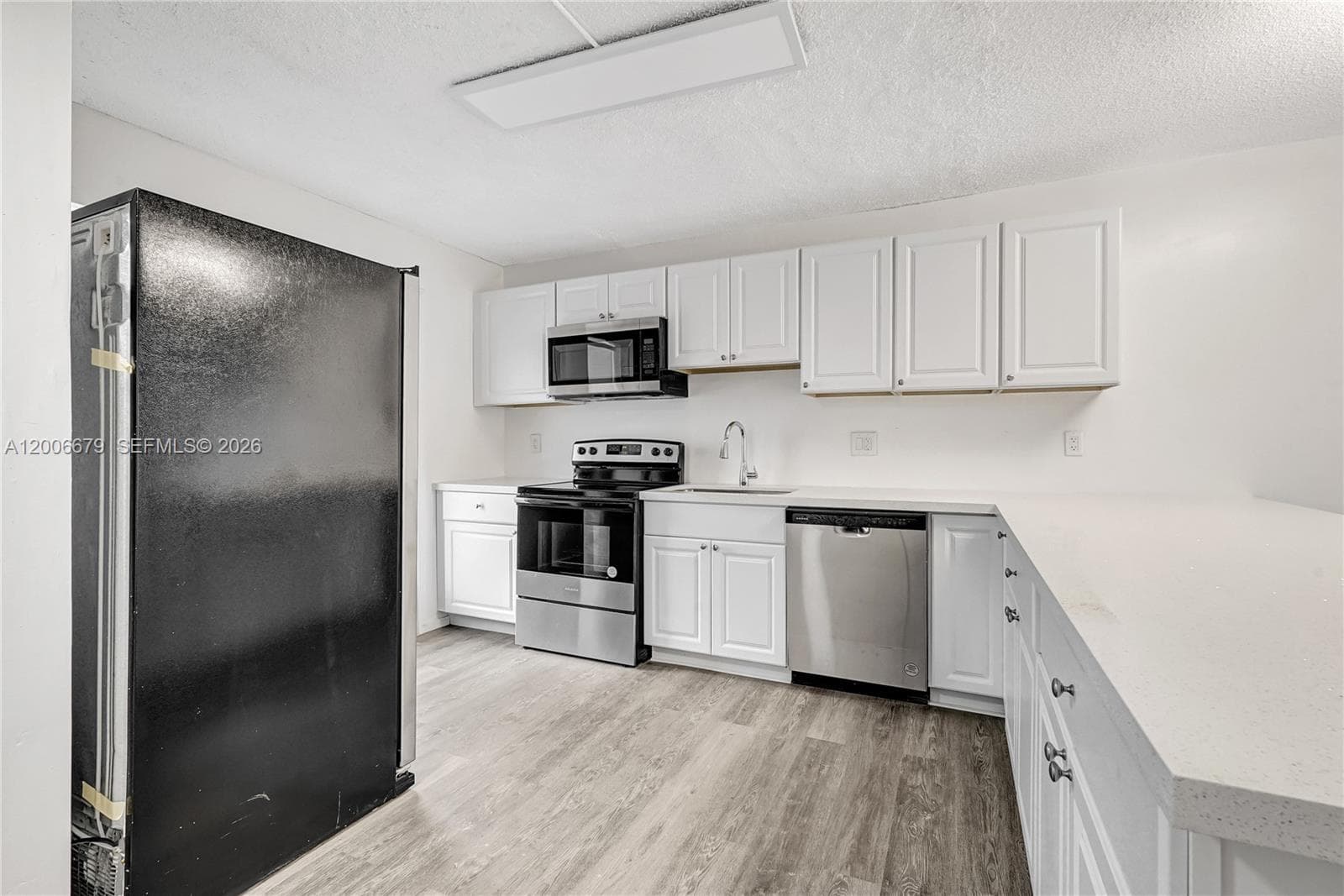 4800 Hillcrest Ln # 207, Hollywood, FL 33021 photo 2